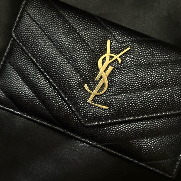 Saint Laurent Cassandre Matelasse Flap Card Case - Picture 10 of 10